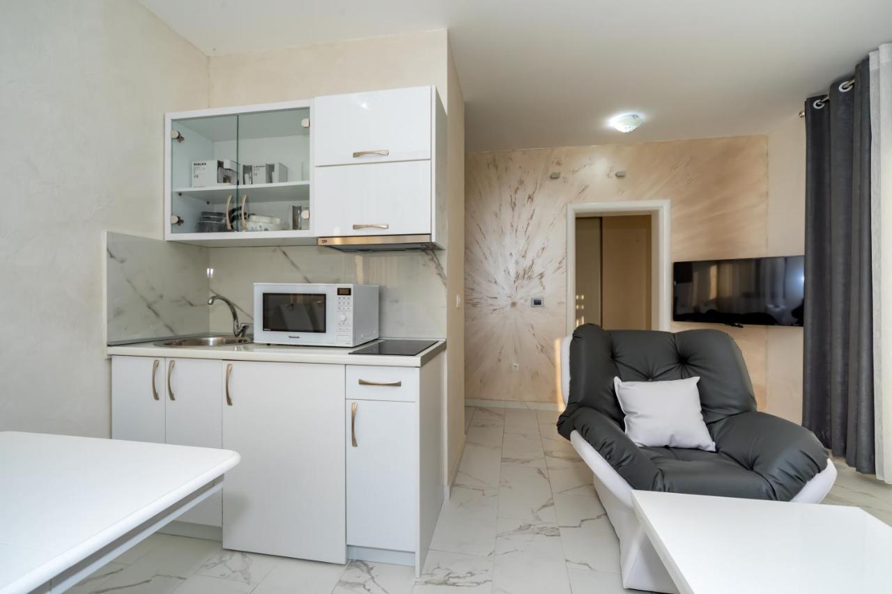 Kaom Lux Apartment Dobra Voda Exterior photo