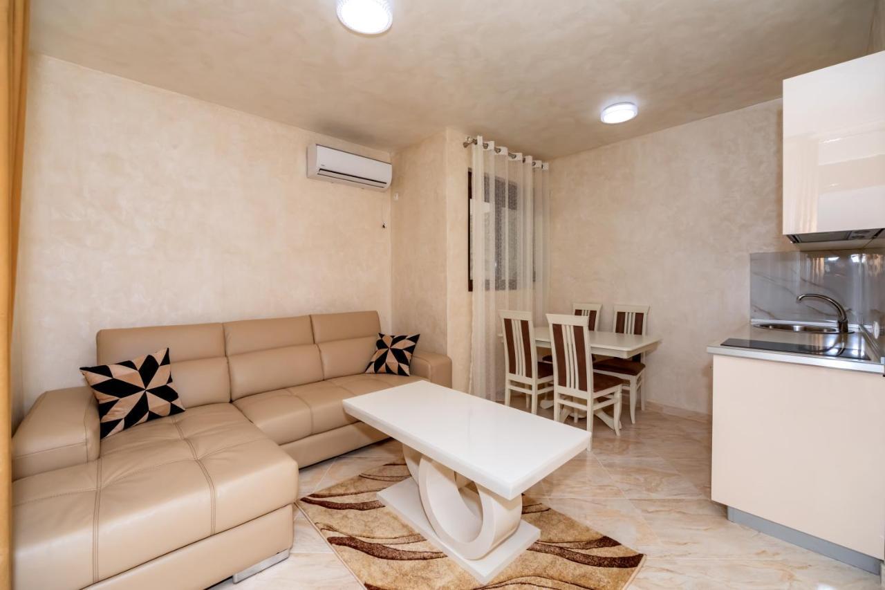 Kaom Lux Apartment Dobra Voda Exterior photo