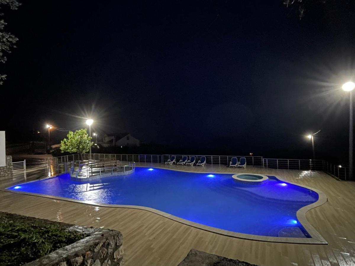 Kaom Lux Apartment Dobra Voda Exterior photo